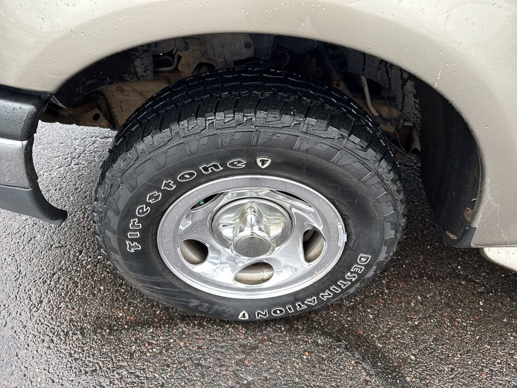 Used 2001 Ford F150 XLT RWD image 13