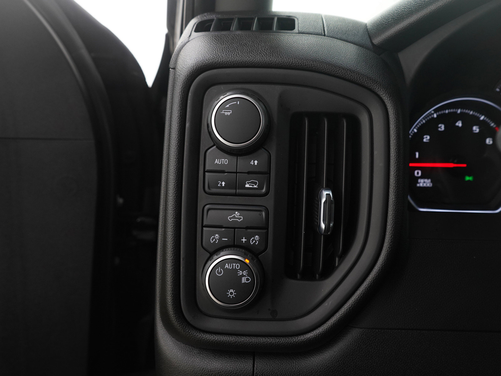 Used 2021 Chevrolet Silverado 1500 Custom w/ Safety Confidence Package image 24