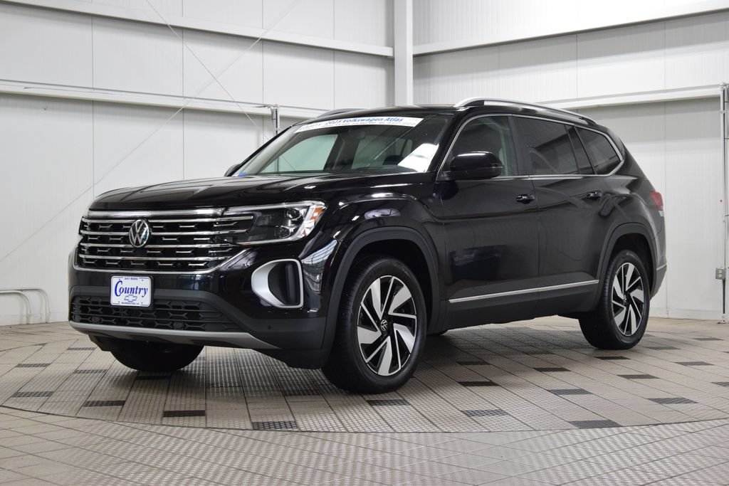Used 2025 Volkswagen Atlas SEL AWD/4WD image 3