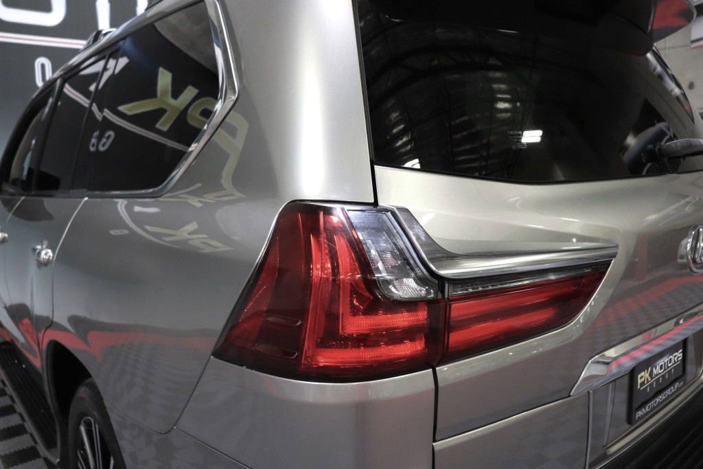 Used 2019 Lexus LX 570 4WD w/ Luxury Package image 6