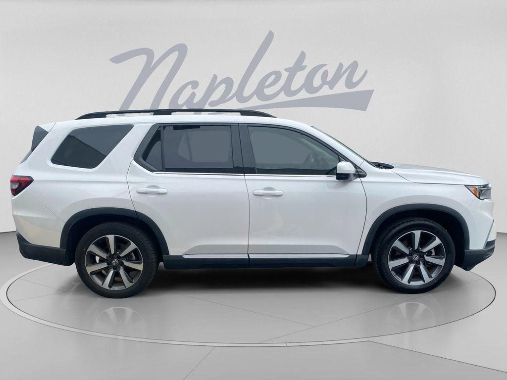 Used 2025 Honda Pilot Touring image 9