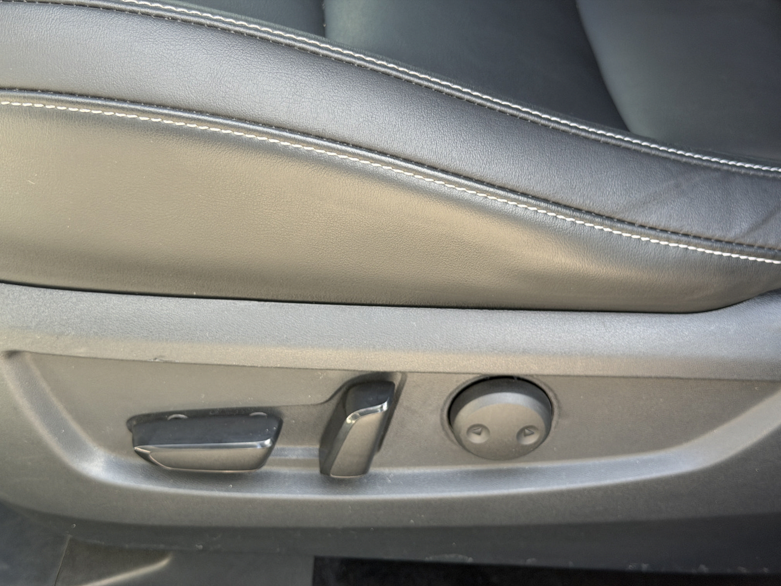 Used 2021 INFINITI QX50 Luxe w/ Appearance Package FWD image 23