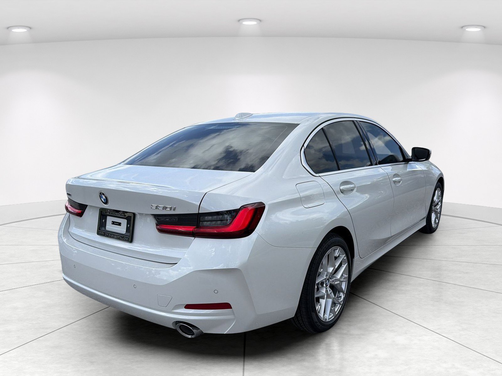 New 2026 BMW 330i xDrive Sedan w/ Premium Package AWD/4WD image 4