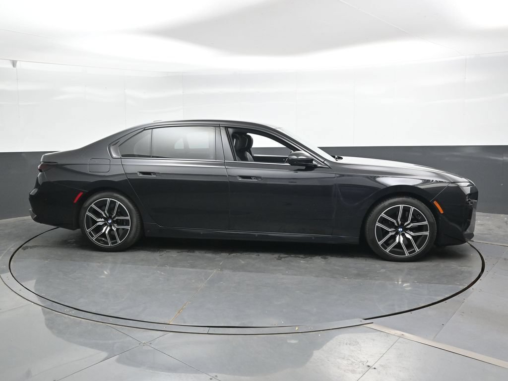 Used 2024 BMW 760i xDrive w/ Executive Package AWD/4WD image 3