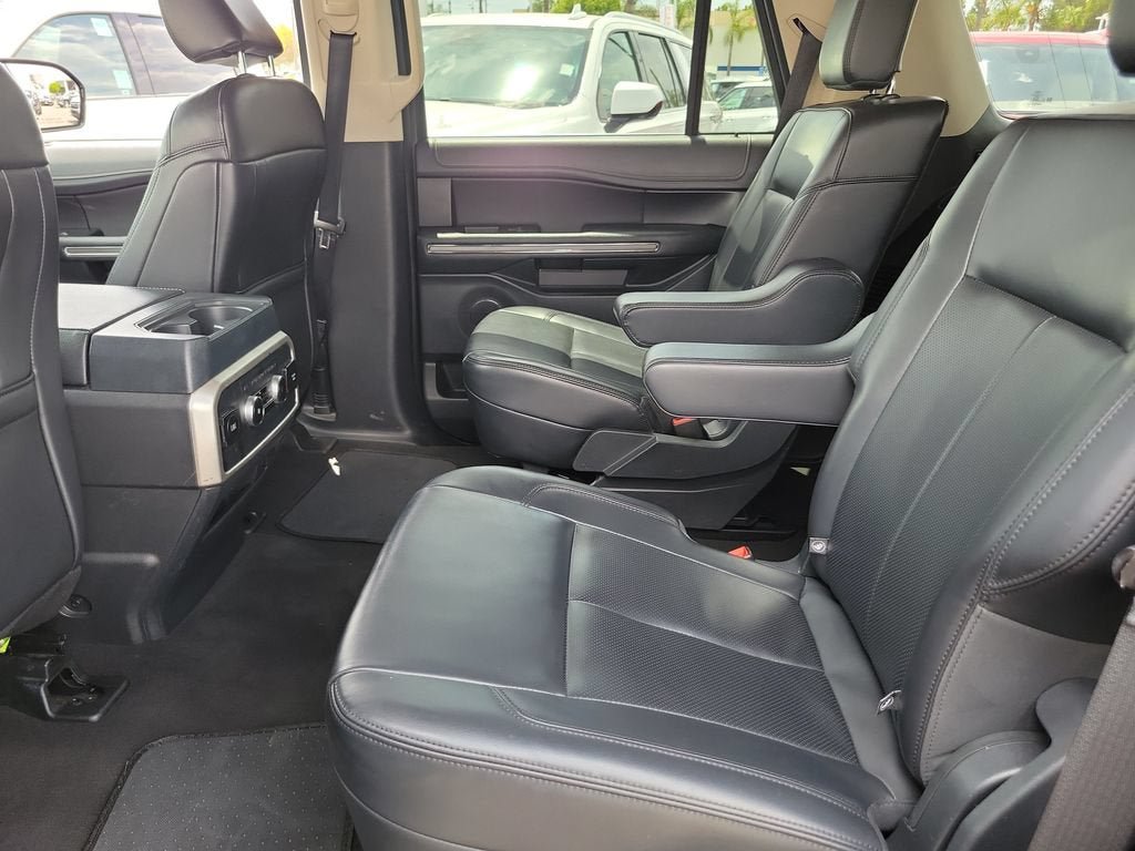 Used 2024 Ford Expedition XLT RWD image 14