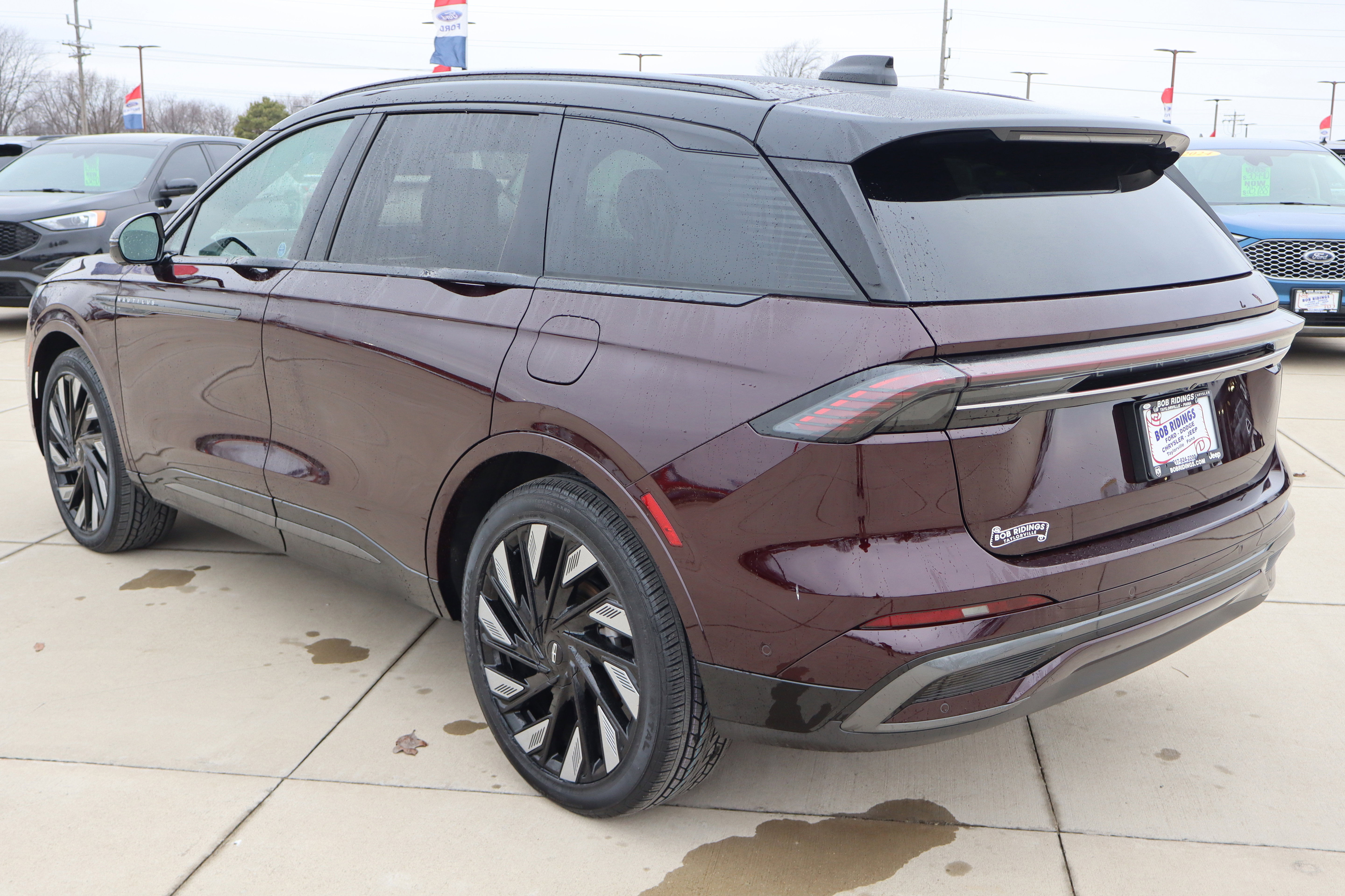 Used 2024 Lincoln Nautilus Reserve w/ Equipment Group 202A image 8