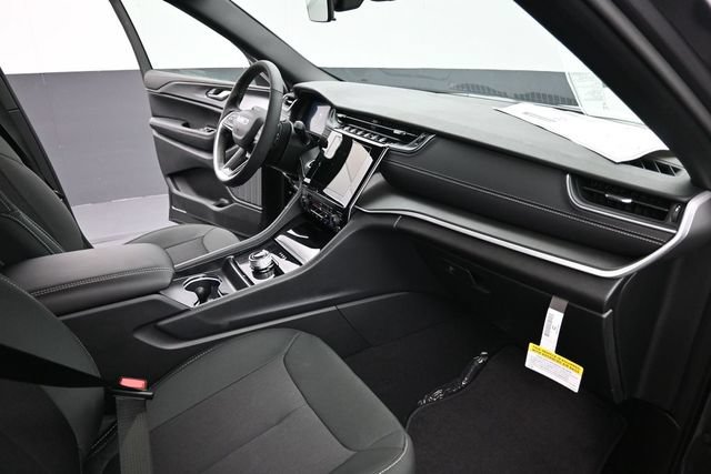 New 2026 Jeep Grand Cherokee Laredo X RWD image 18