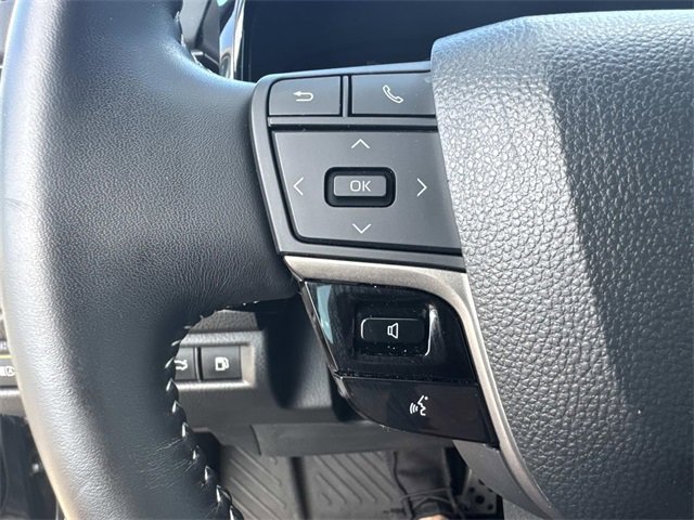 Used 2025 Toyota Camry SE image 27