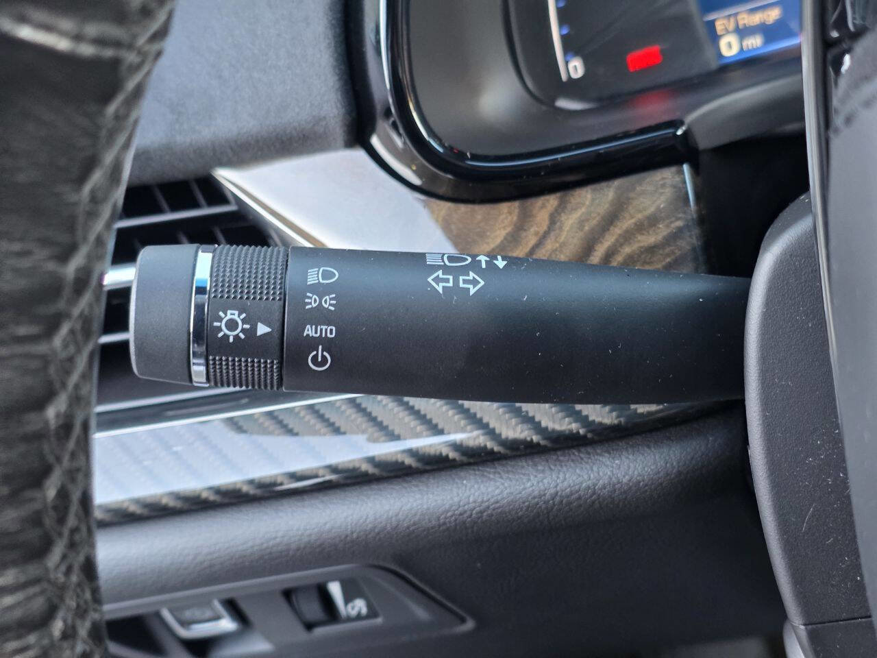 Used 2014 Cadillac ELR w/ Luxury Package image 40