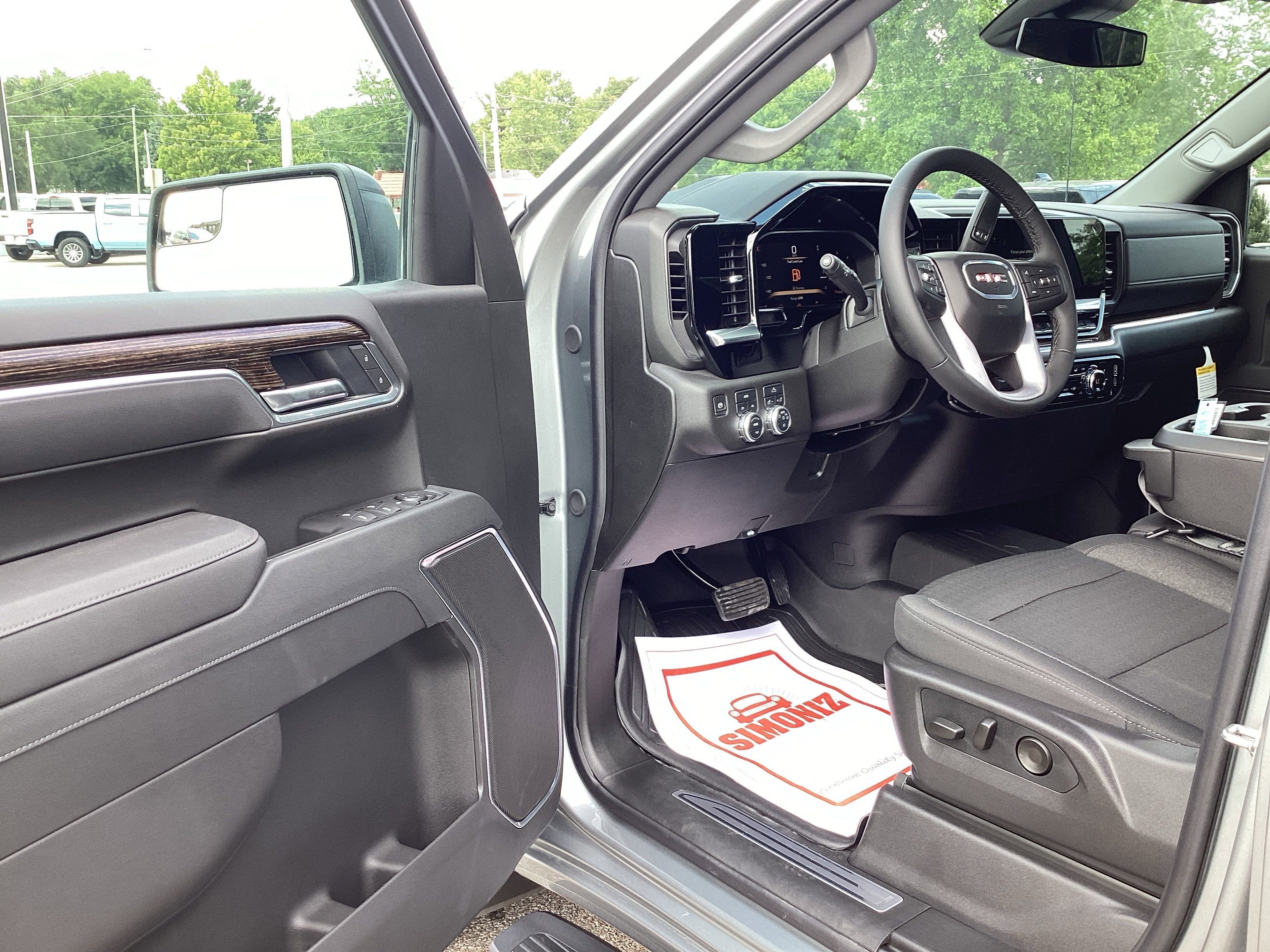 New 2026 GMC Sierra 1500 Elevation w/ LPO, Elevation Black Package image 14