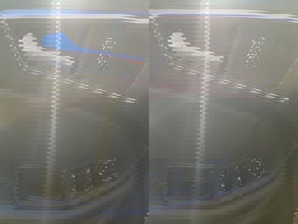 Used 2024 Ford Edge SEL image 17