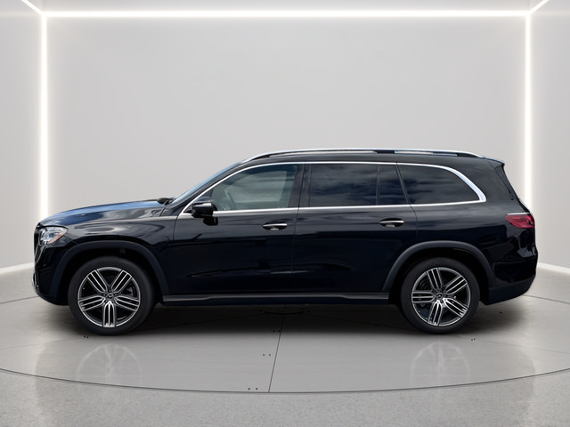 Used 2024 Mercedes-Benz GLS 450 4MATIC image 2