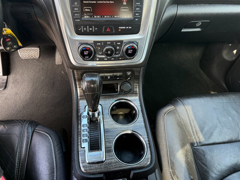 Used 2014 GMC Acadia SLT image 19