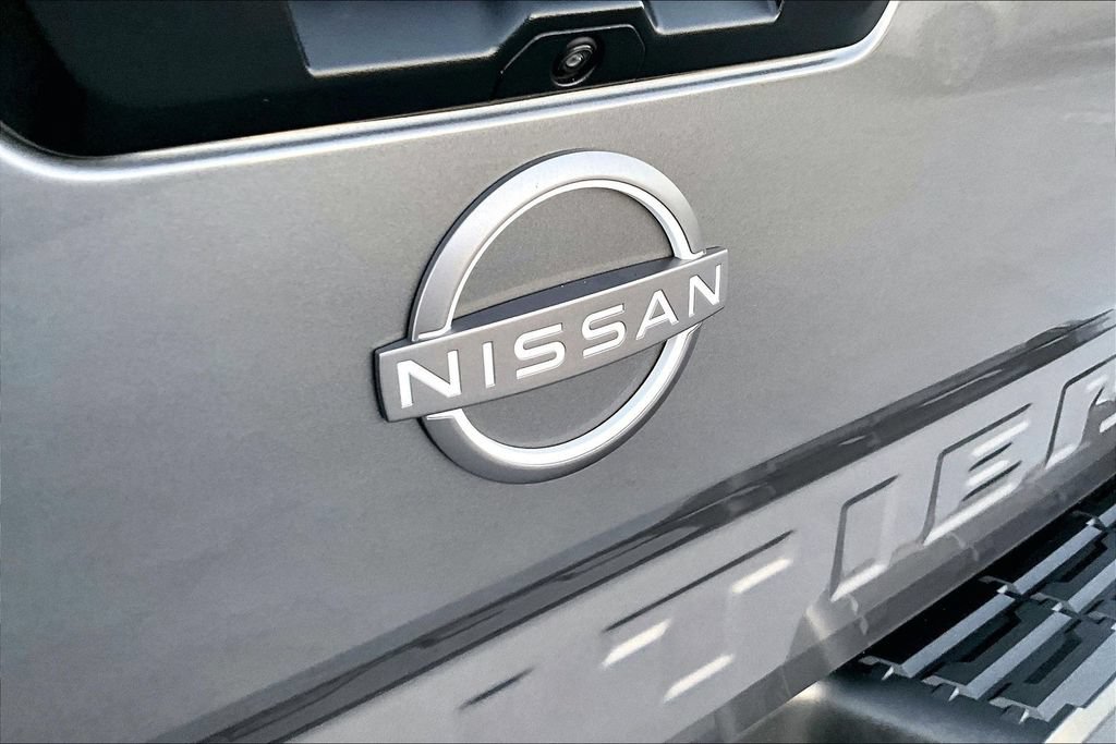 Used 2025 Nissan Frontier S RWD image 23