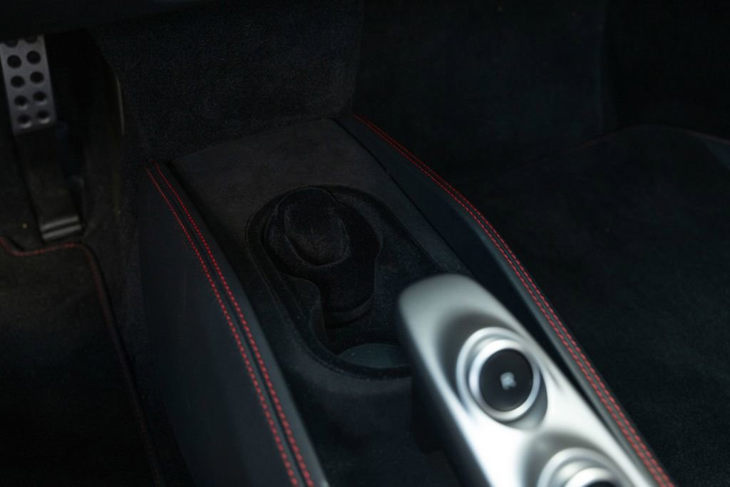 Used 2022 Ferrari F8 Tributo image 48