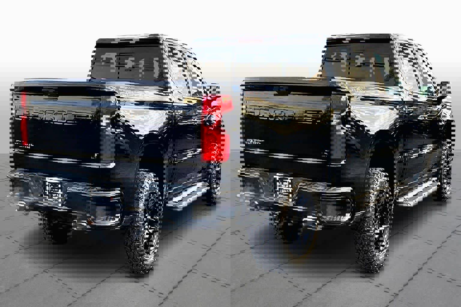 Used 2021 Chevrolet Silverado 1500 LT Trail Boss w/ Convenience Package II image 12