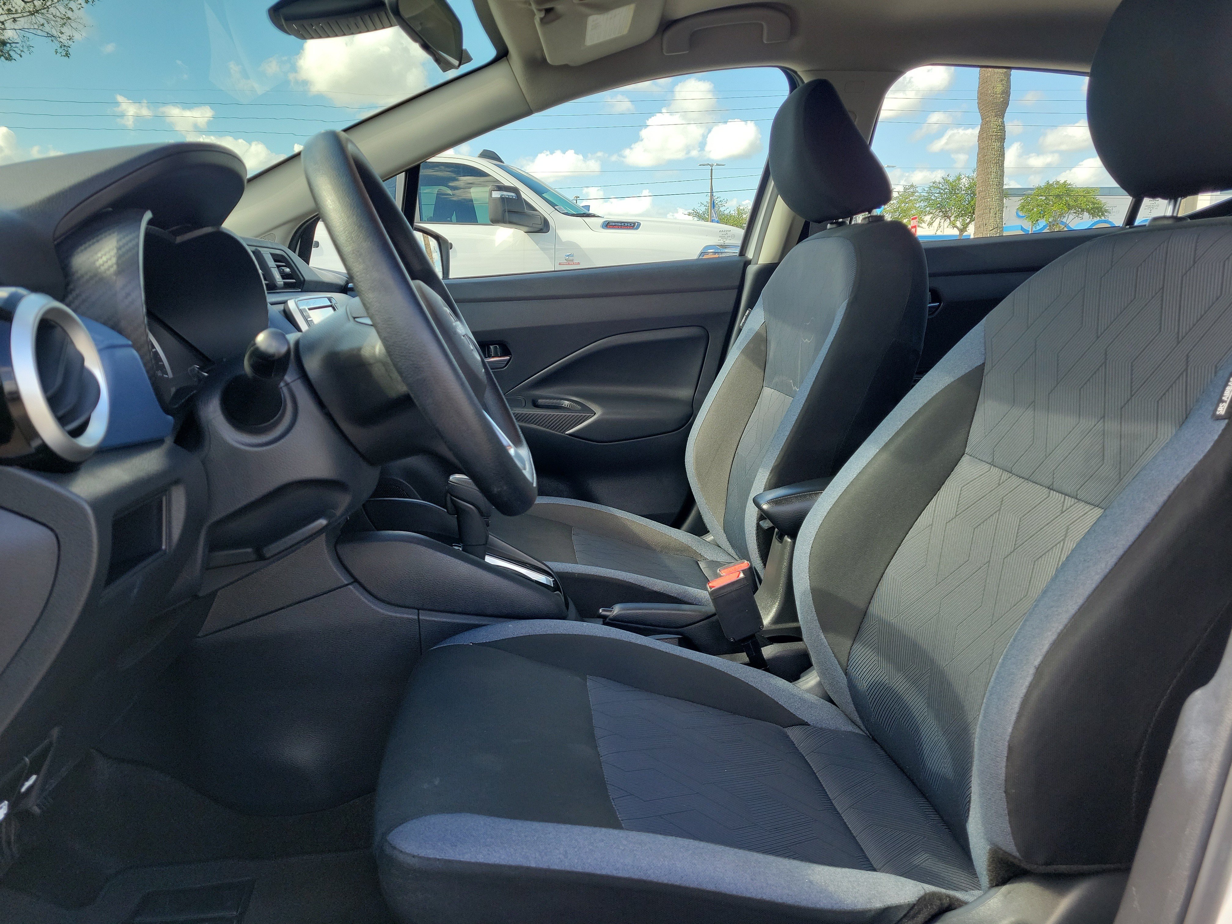 Used 2025 Nissan Versa SV FWD image 14