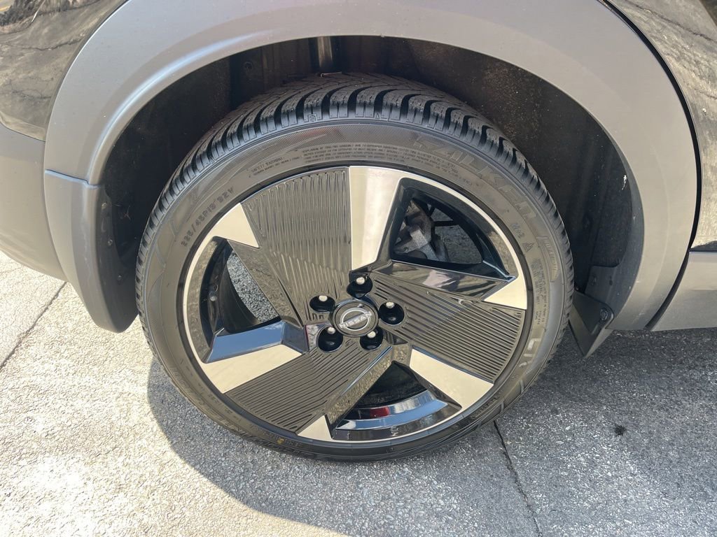 Certified 2025 Nissan Kicks SR image 10