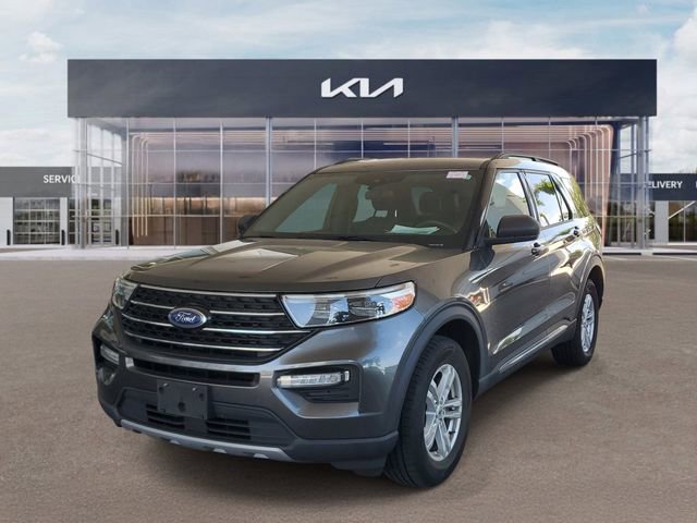 Used 2020 Ford Explorer XLT w/ Equipment Group 202A image 3