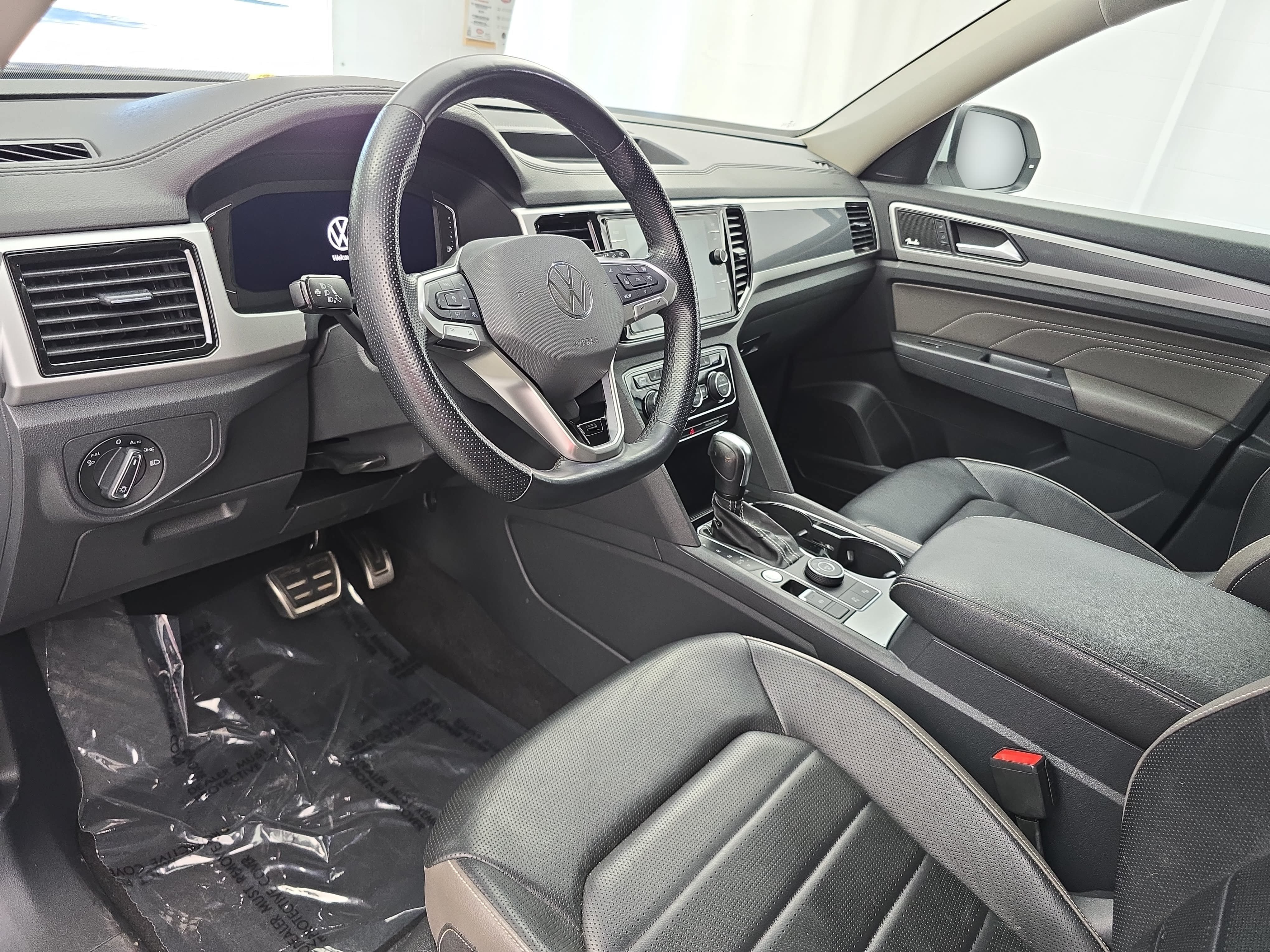 Used 2021 Volkswagen Atlas SEL Premium AWD/4WD image 17