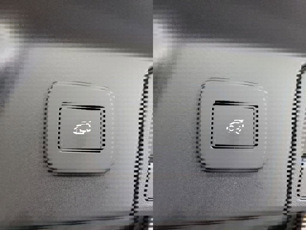 New 2026 Land Rover Range Rover Velar Dynamic SE image 30