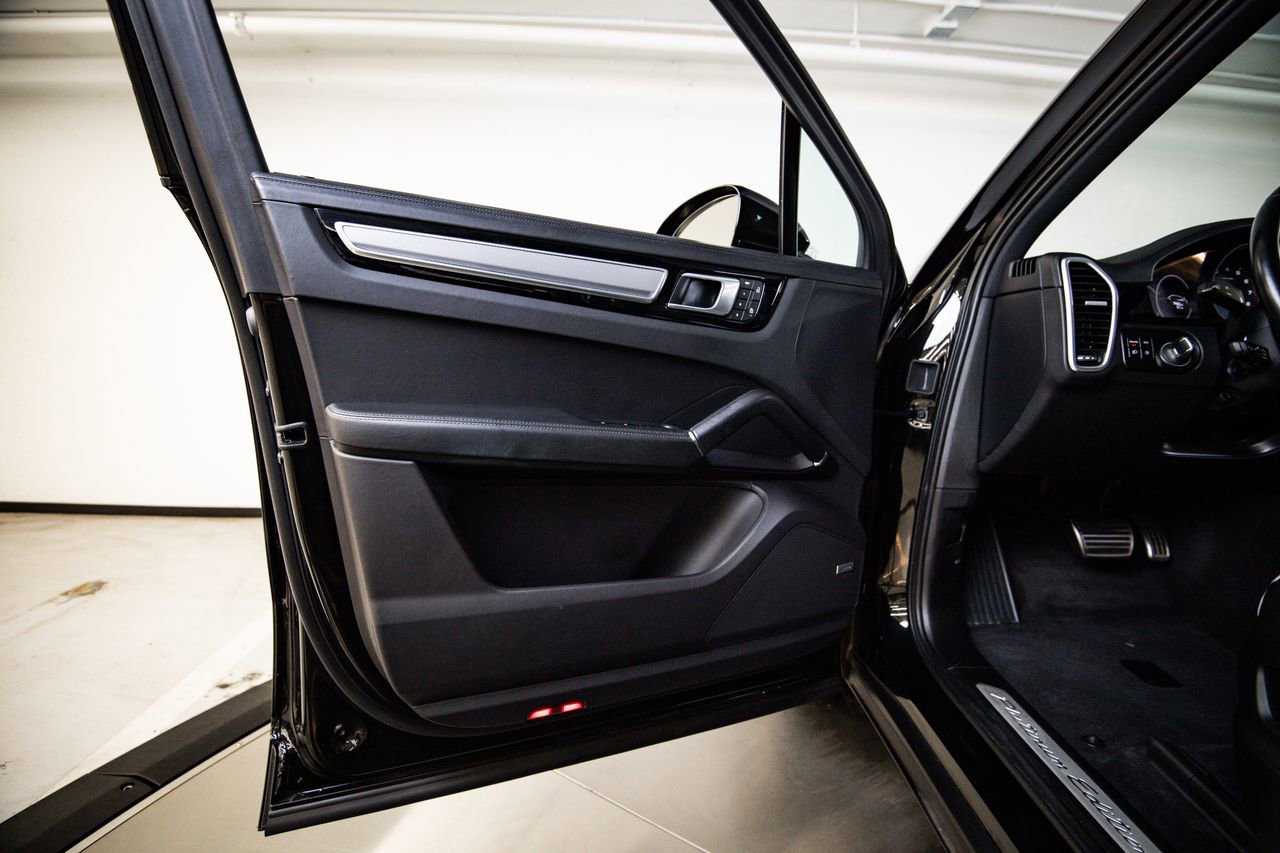 Certified 2023 Porsche Cayenne S Platinum image 23