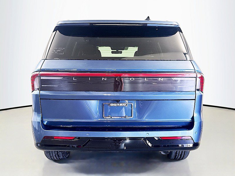 New 2027 Lincoln Navigator Reserve w/ Jet Appearance Package AWD/4WD image 6