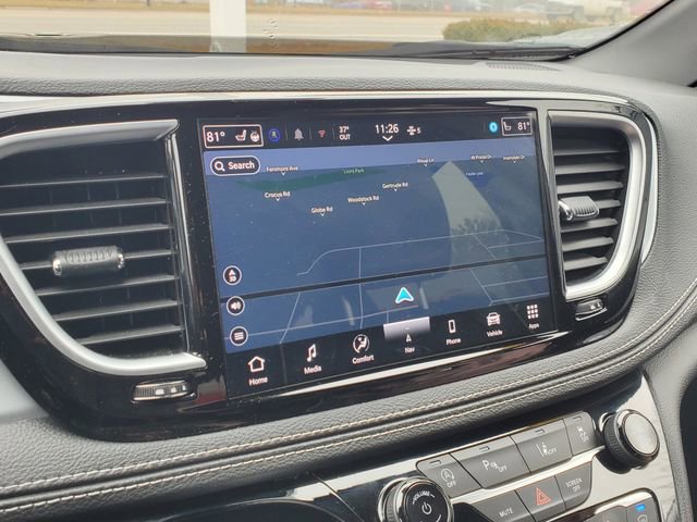 Used 2025 Chrysler Pacifica Limited image 33