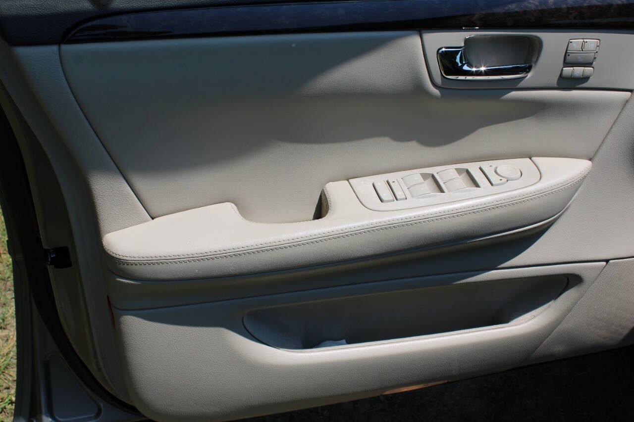 Used 2011 Cadillac DTS image 14