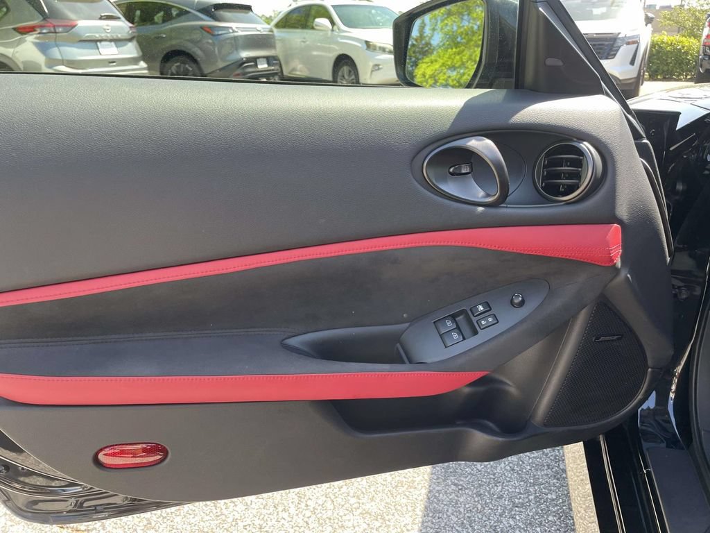 Used 2025 Nissan Z Performance w/ Floor Mat Package RWD image 14