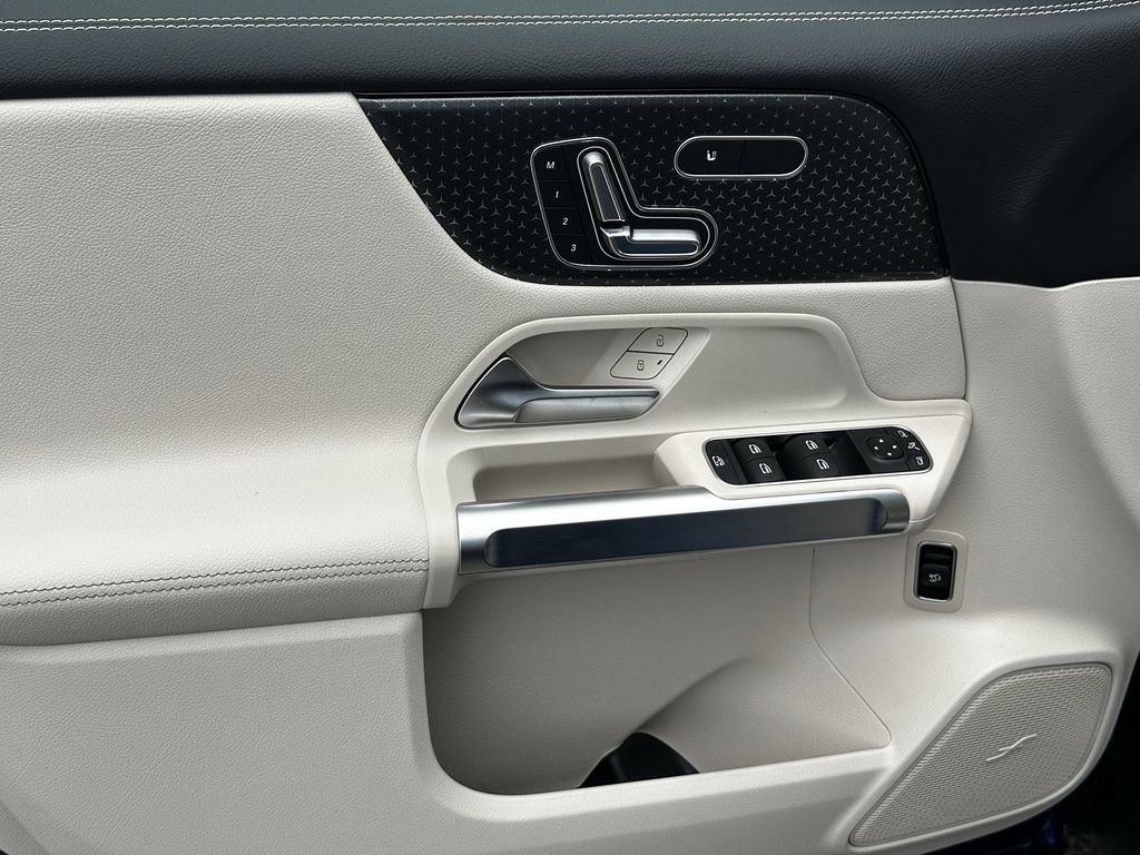 New 2026 Mercedes-Benz GLB 250 image 11