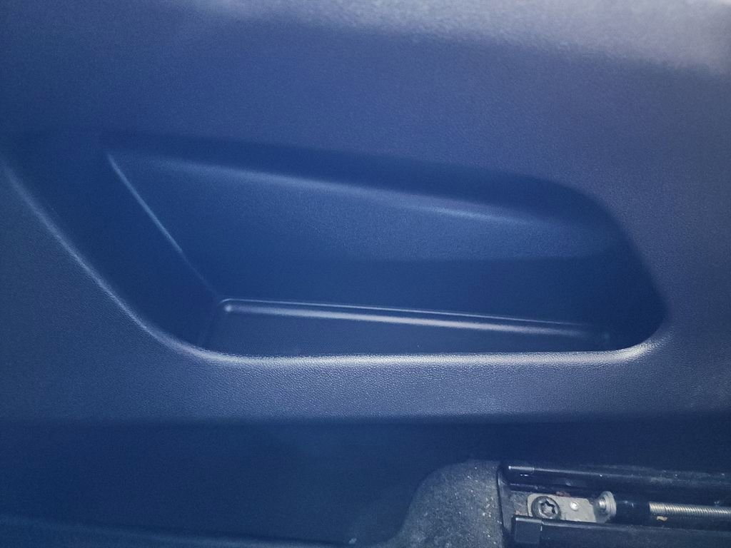 Certified 2024 GMC Terrain SLT image 30