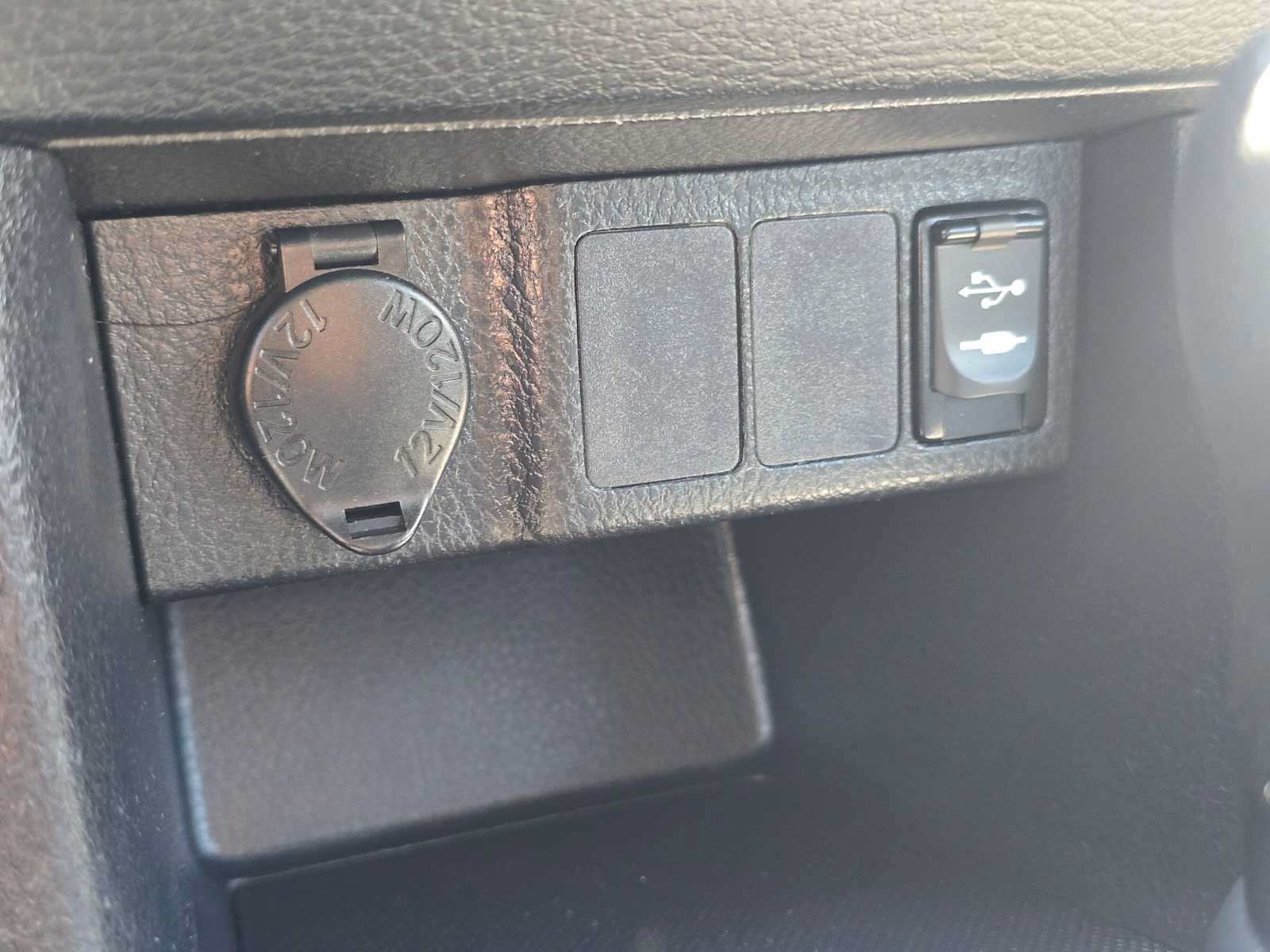 Used 2016 Toyota Corolla LE FWD image 27