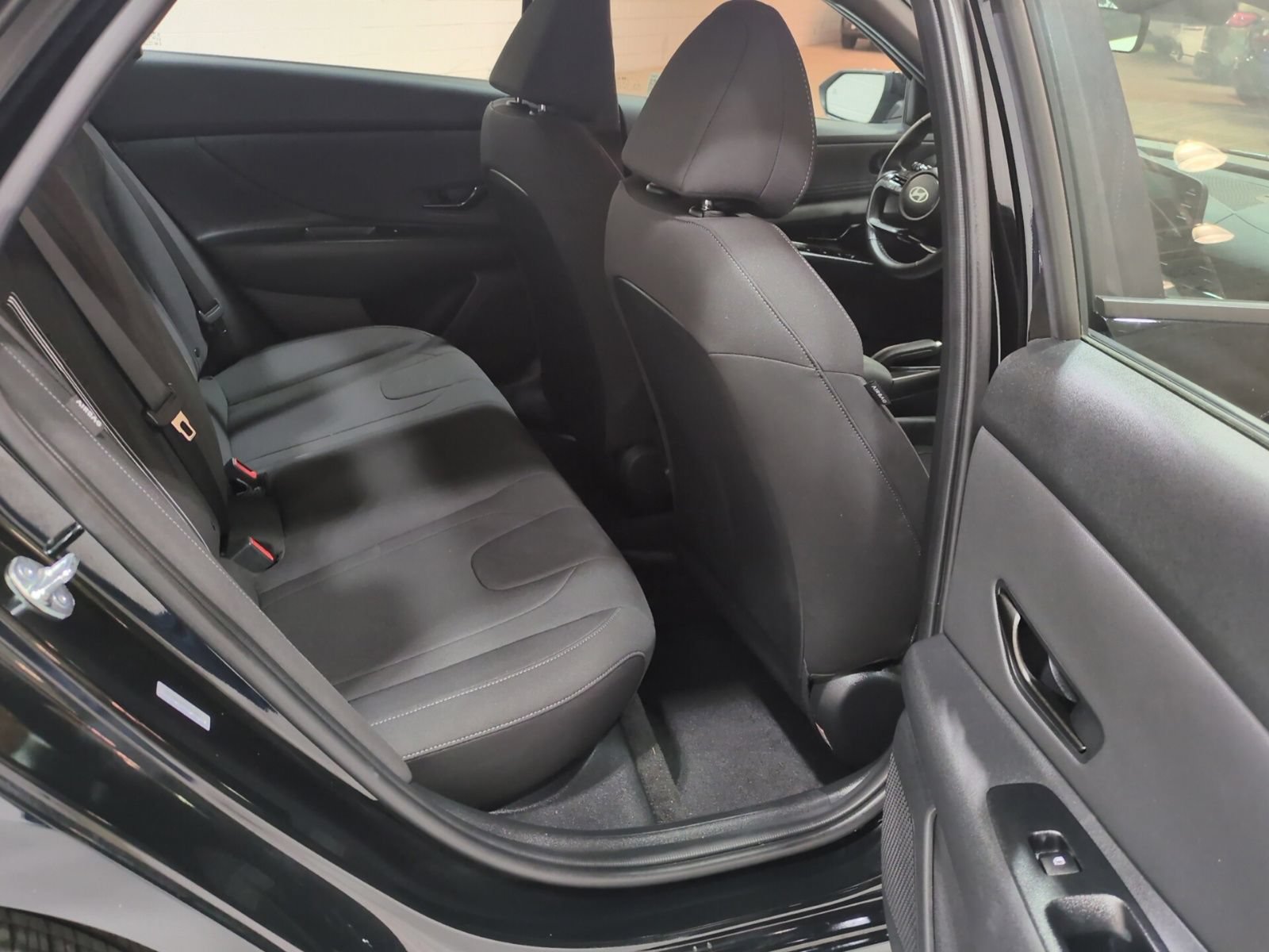 Certified 2025 Hyundai Elantra Sport FWD image 11