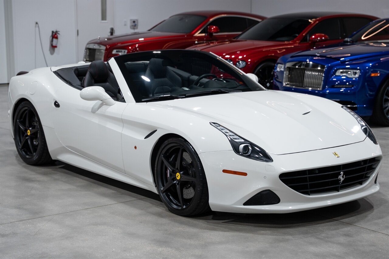 Used 2016 Ferrari California T RWD image 9