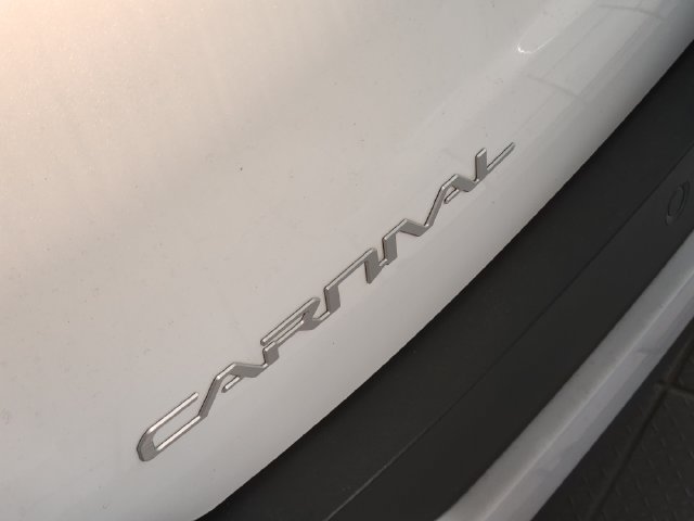 Used 2026 Kia Carnival EX FWD image 10