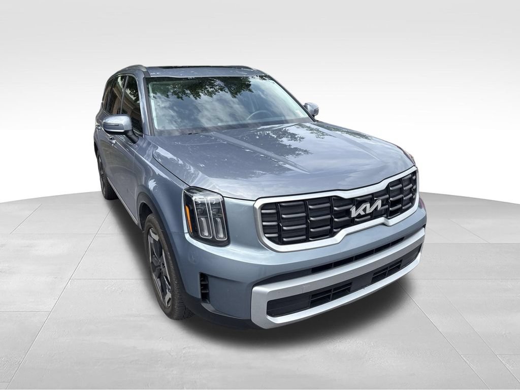 Used 2024 Kia Telluride S w/ S Sunroof Package FWD image 3