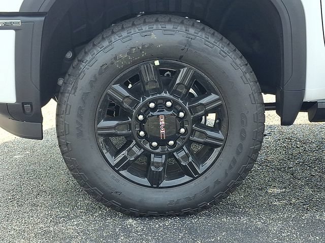 New 2026 GMC Sierra 2500 AT4 w/ AT4 Premium Plus Package AWD/4WD image 5