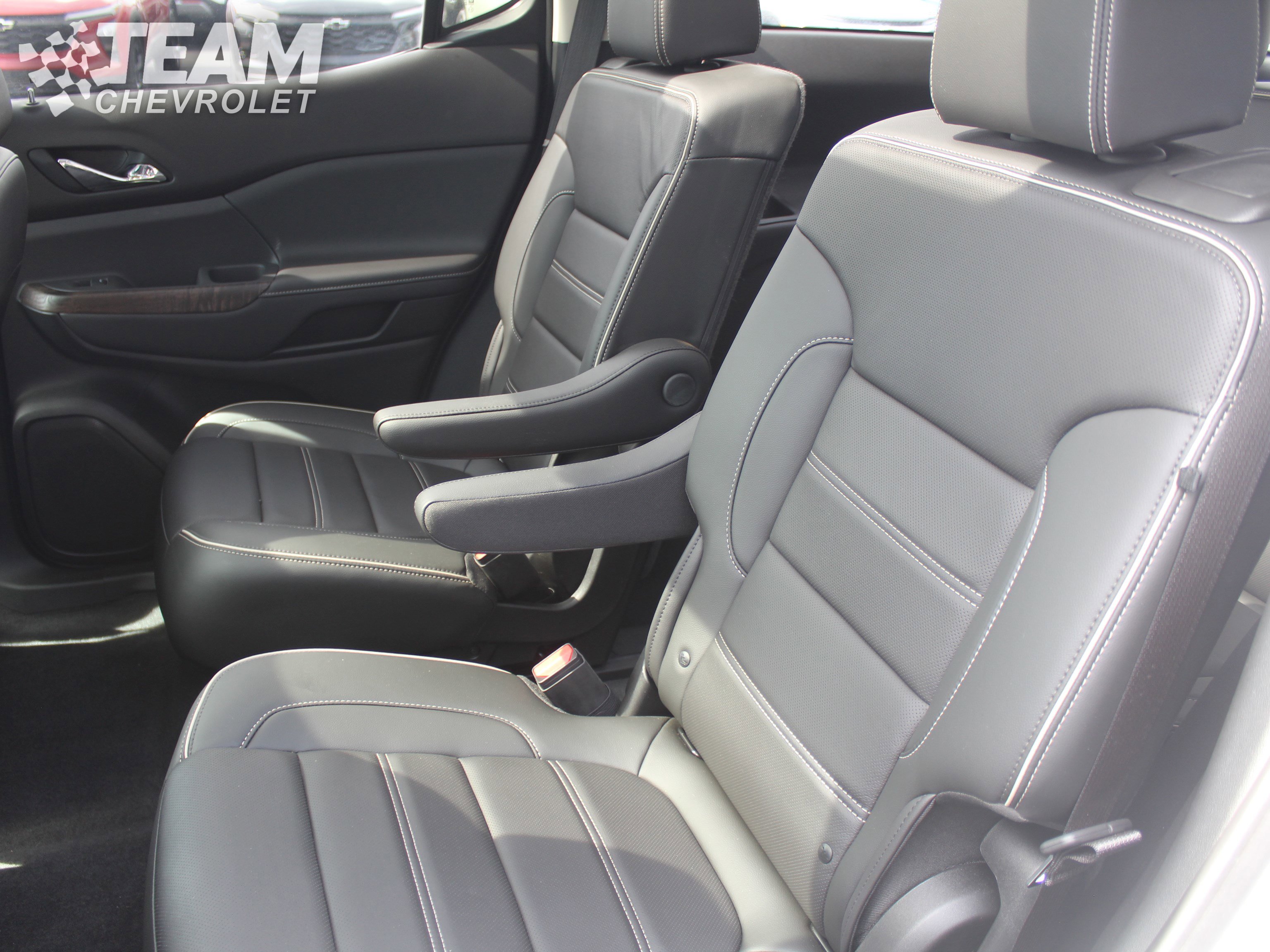 Used 2021 GMC Acadia Denali w/ Denali Ultimate Package AWD/4WD image 26