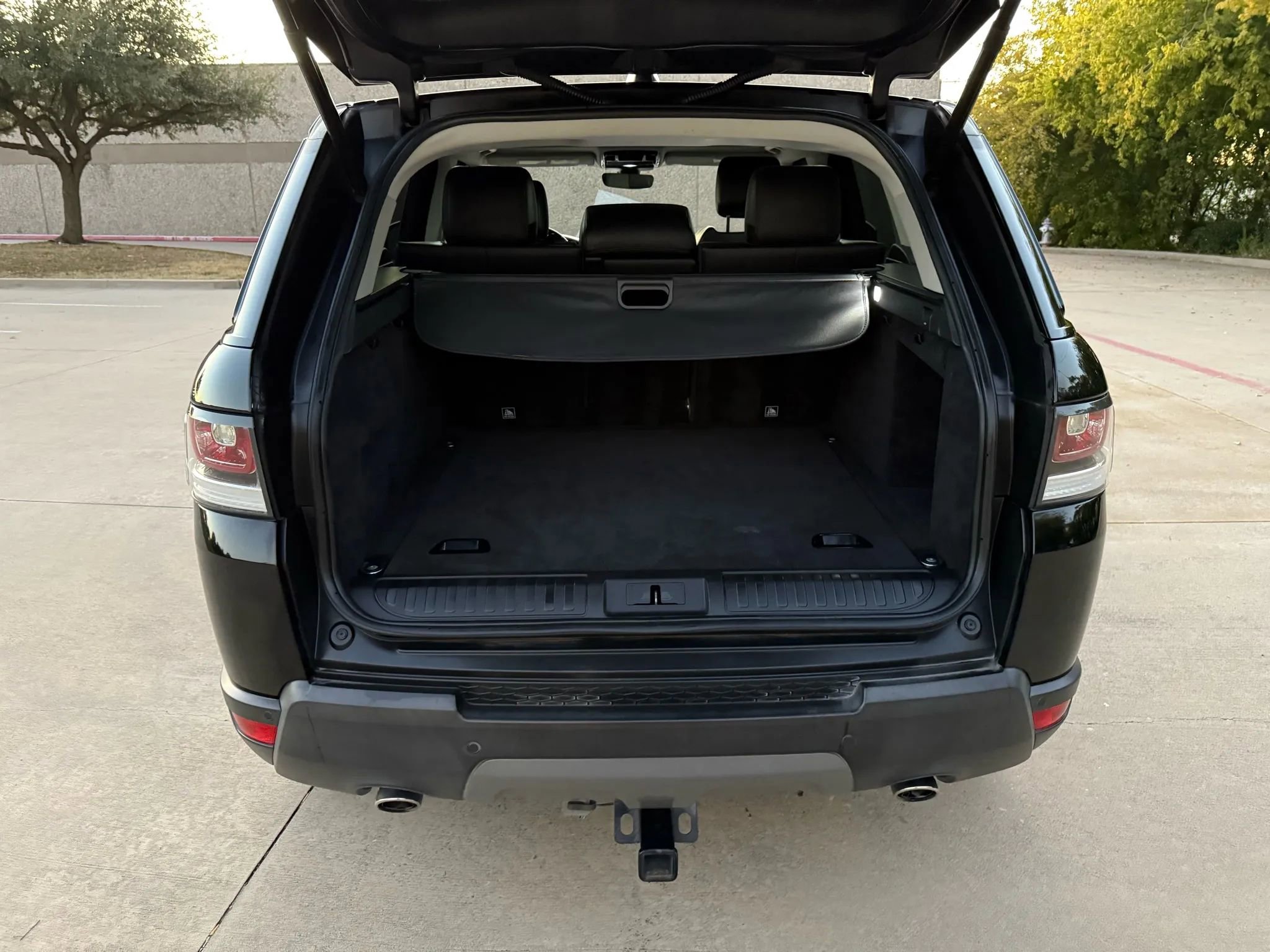 Used 2017 Land Rover Range Rover Sport SE image 5