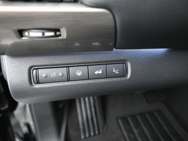 Used 2024 Nissan Pathfinder Platinum image 20