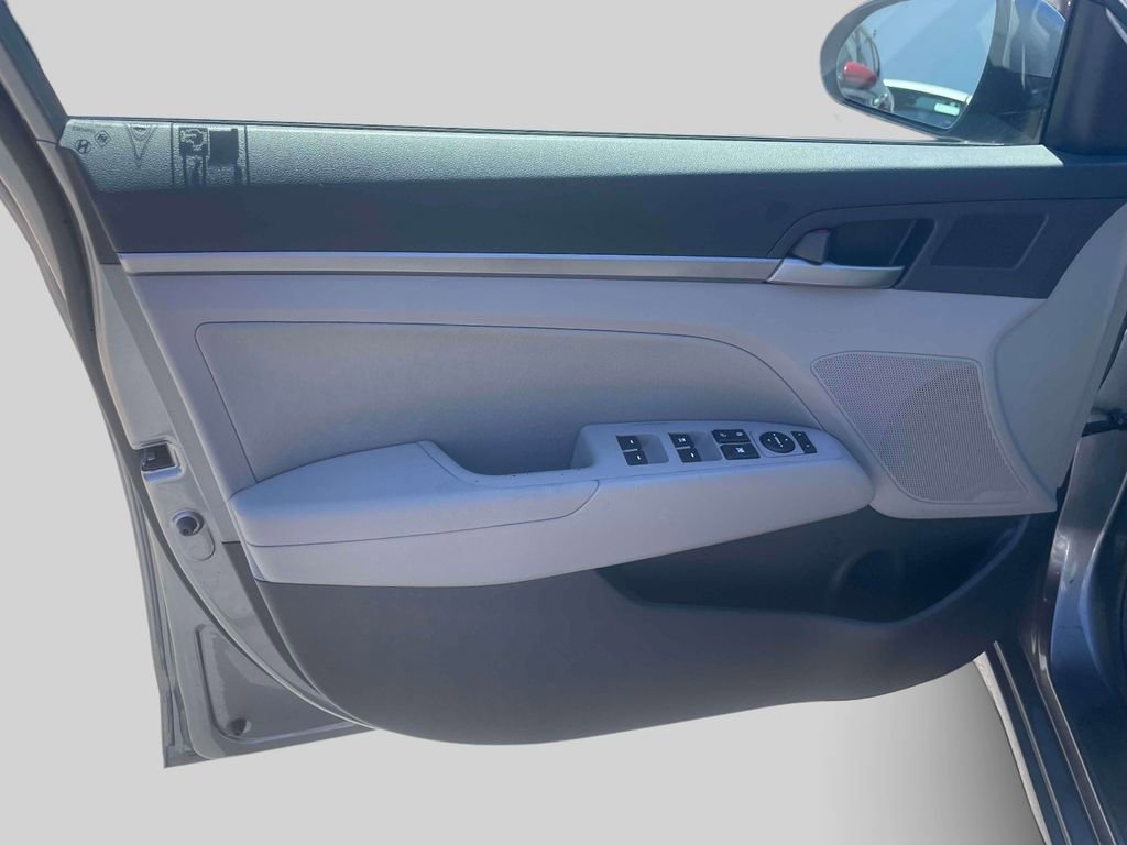 Used 2018 Hyundai Elantra SEL FWD image 16