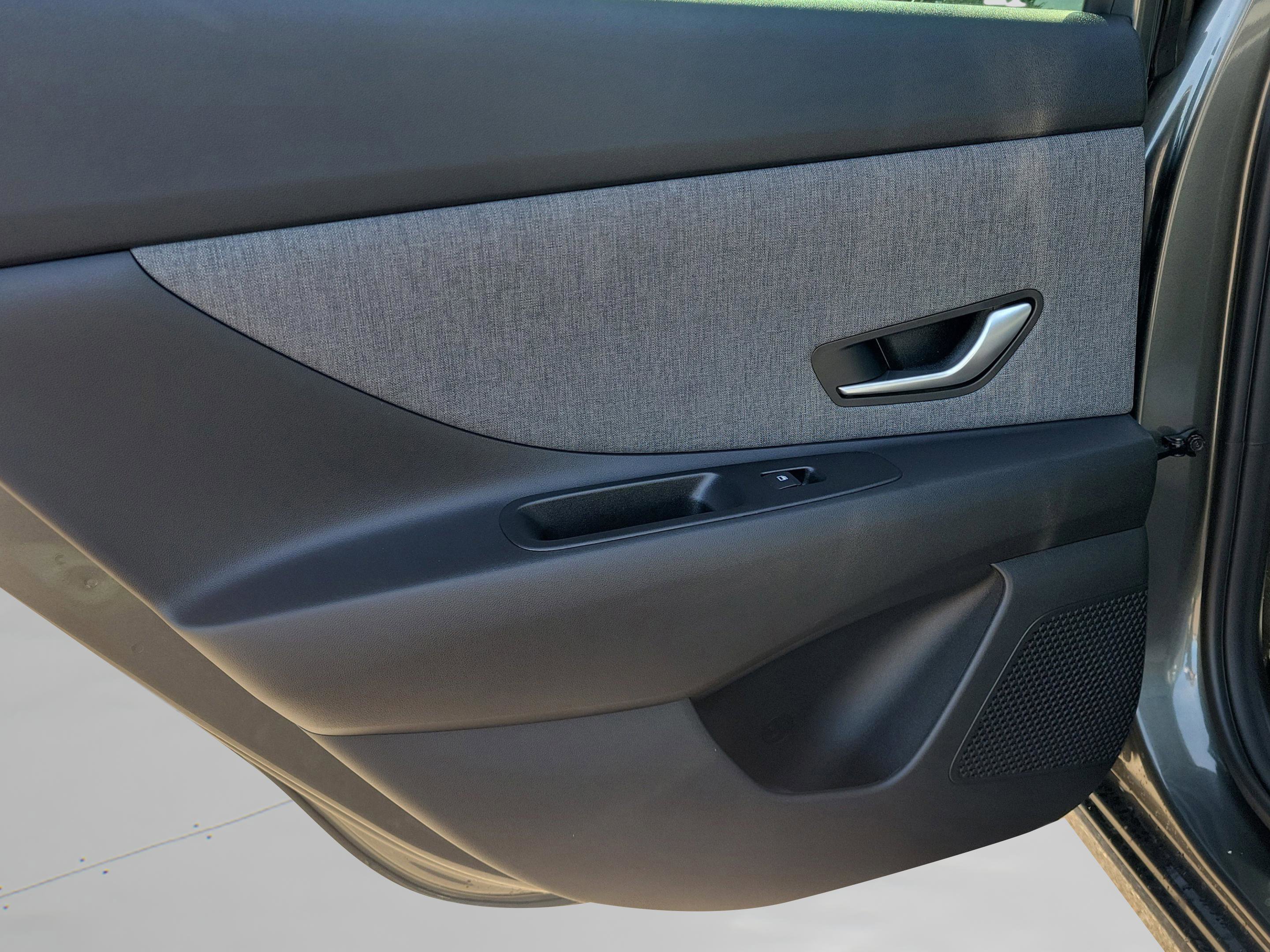New 2026 Hyundai Elantra Limited FWD image 29