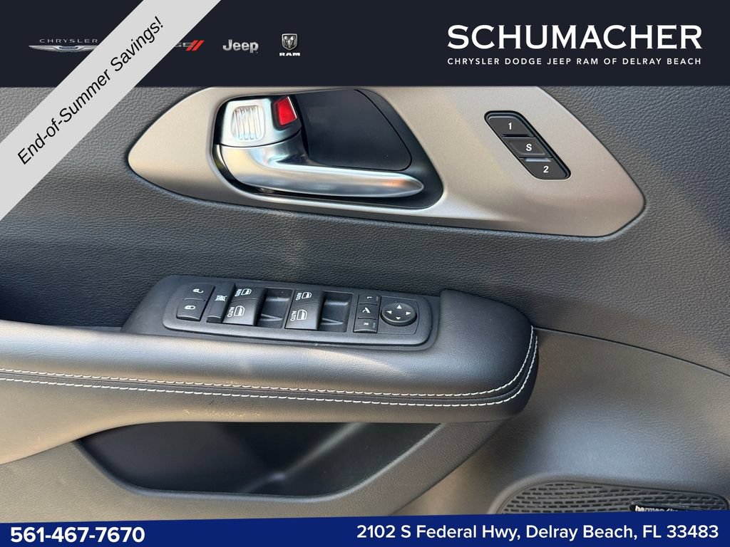 New 2027 Chrysler Pacifica Limited FWD image 25