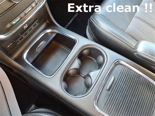 Used 2014 Chrysler Town & Country S image 18