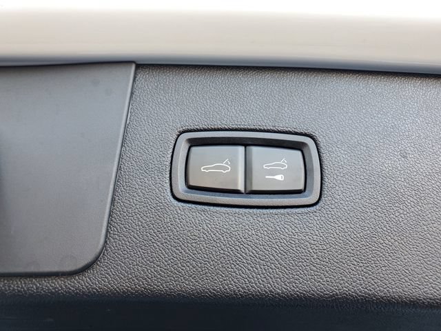 Used 2021 Porsche Cayenne AWD/4WD image 12