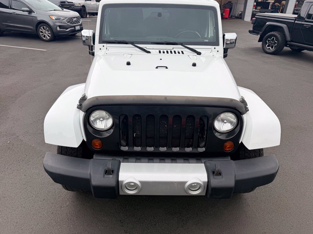 Used 2012 Jeep Wrangler Unlimited Sahara w/ Dual Top Group AWD/4WD image 9