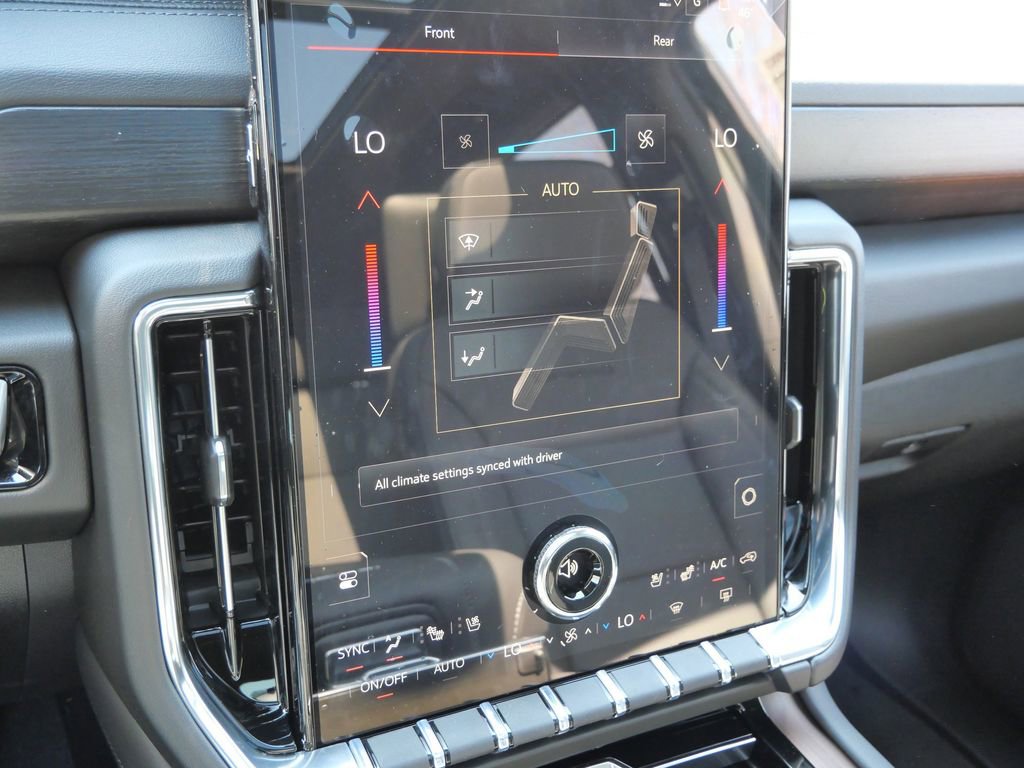 New 2026 GMC Yukon XL Denali w/ Denali Reserve Package image 50