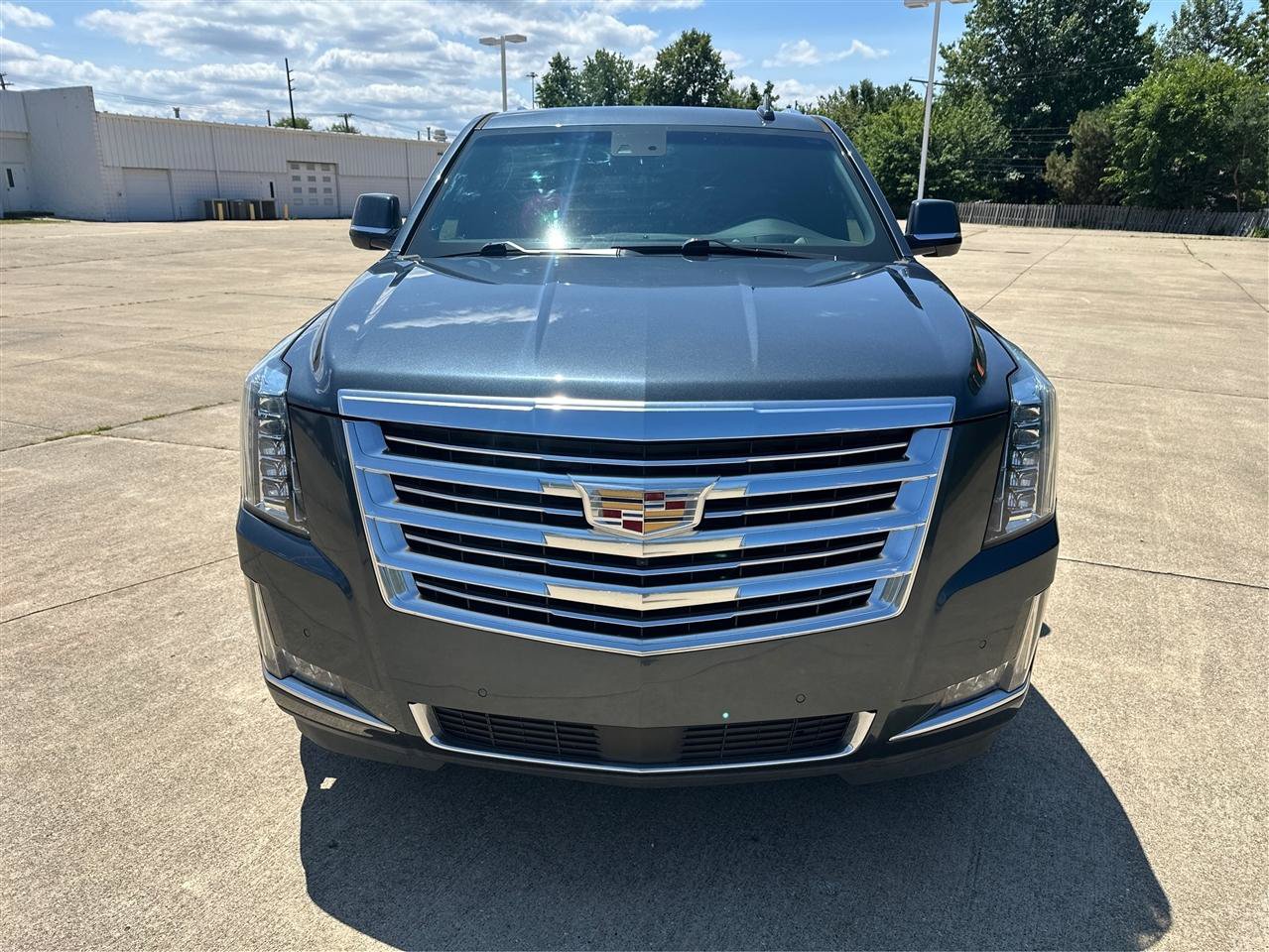 Used 2019 Cadillac Escalade ESV Platinum AWD/4WD image 25