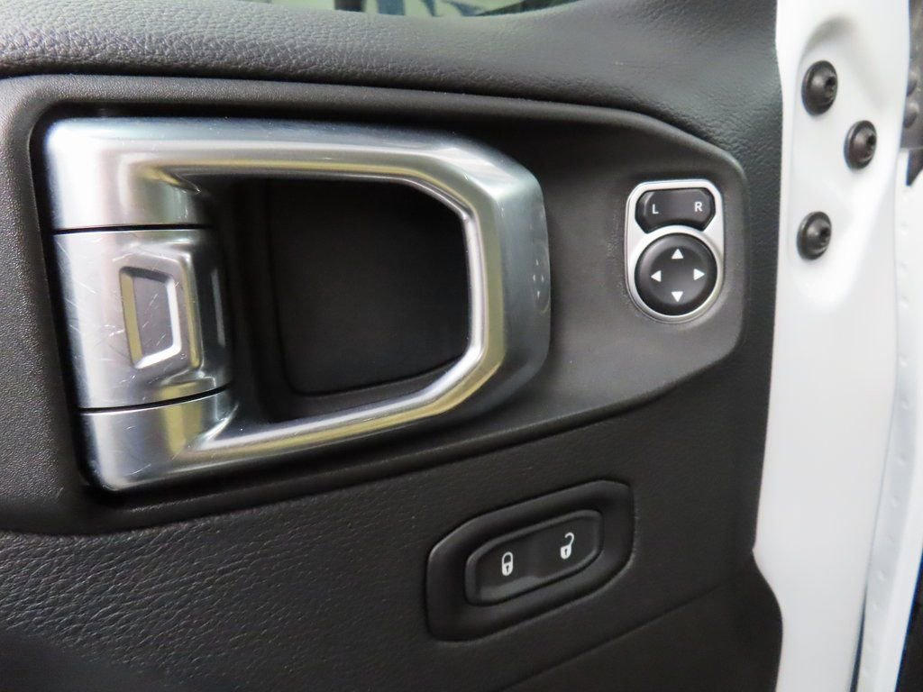 Used 2018 Jeep Wrangler Unlimited Sahara w/ Cold Weather Group image 45